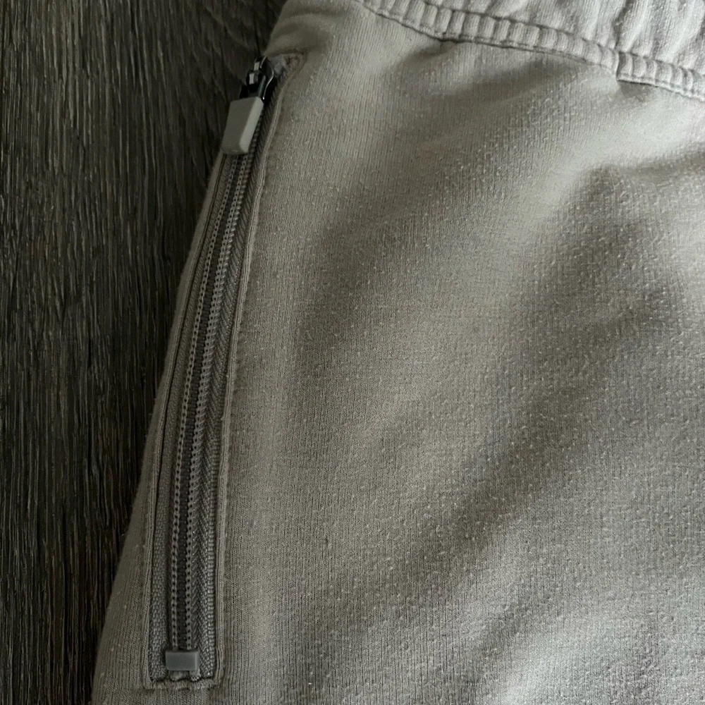 90 Degree by Reflex Men’s Beige Cargo Joggers M EUC medium off white drawstring - Picture 3 of 5